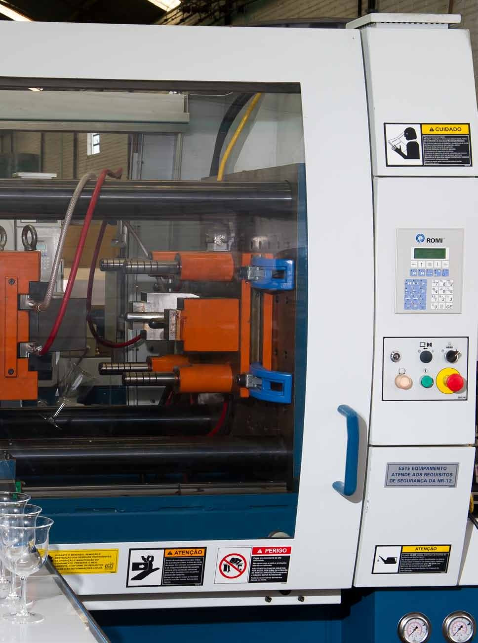 Máquina injetora de plásticos da Kaballa